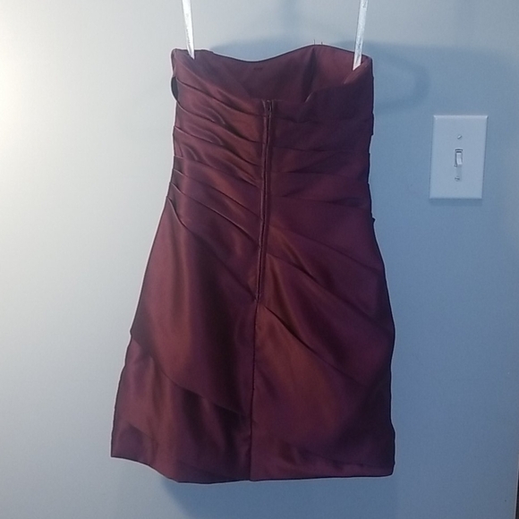 DAVIDS BRIDAL: SIZE 2- WINE COLOR MID DRESS - Picture 2 of 3